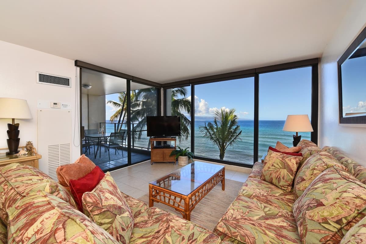 Condo in Lahaina · ★4.6 · 1 bedroom · 2 beds · 1 bath - Photo 2