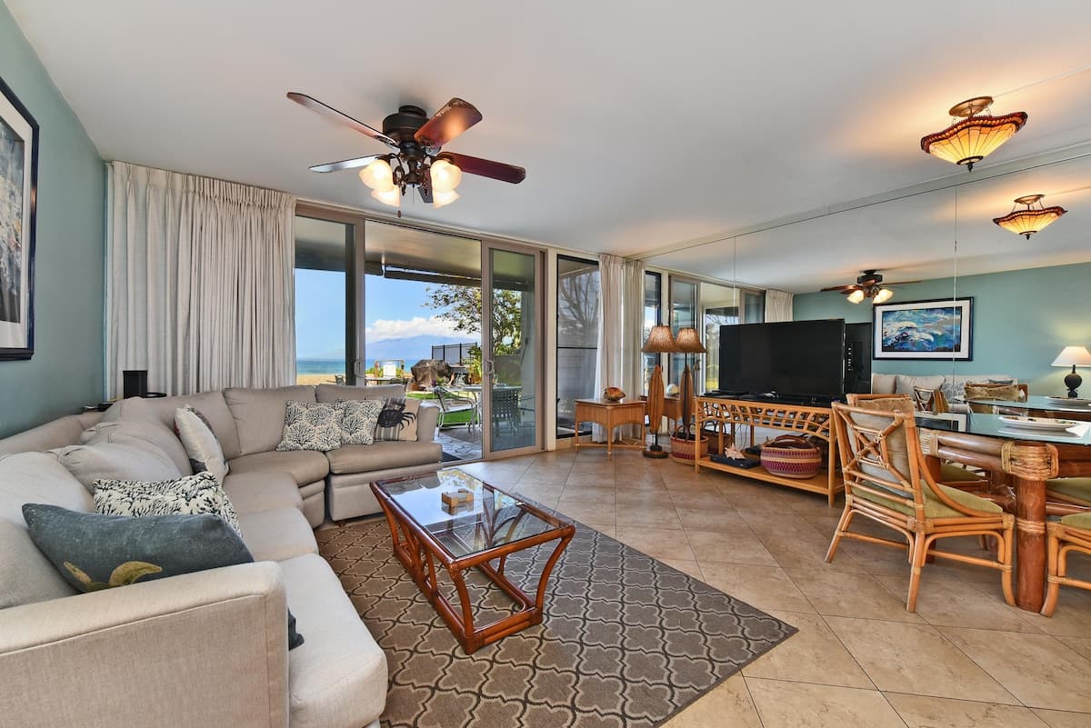 Condo in Lahaina · ★5.0 · 2 bedrooms · 4 beds · 2 shared baths - Photo 3