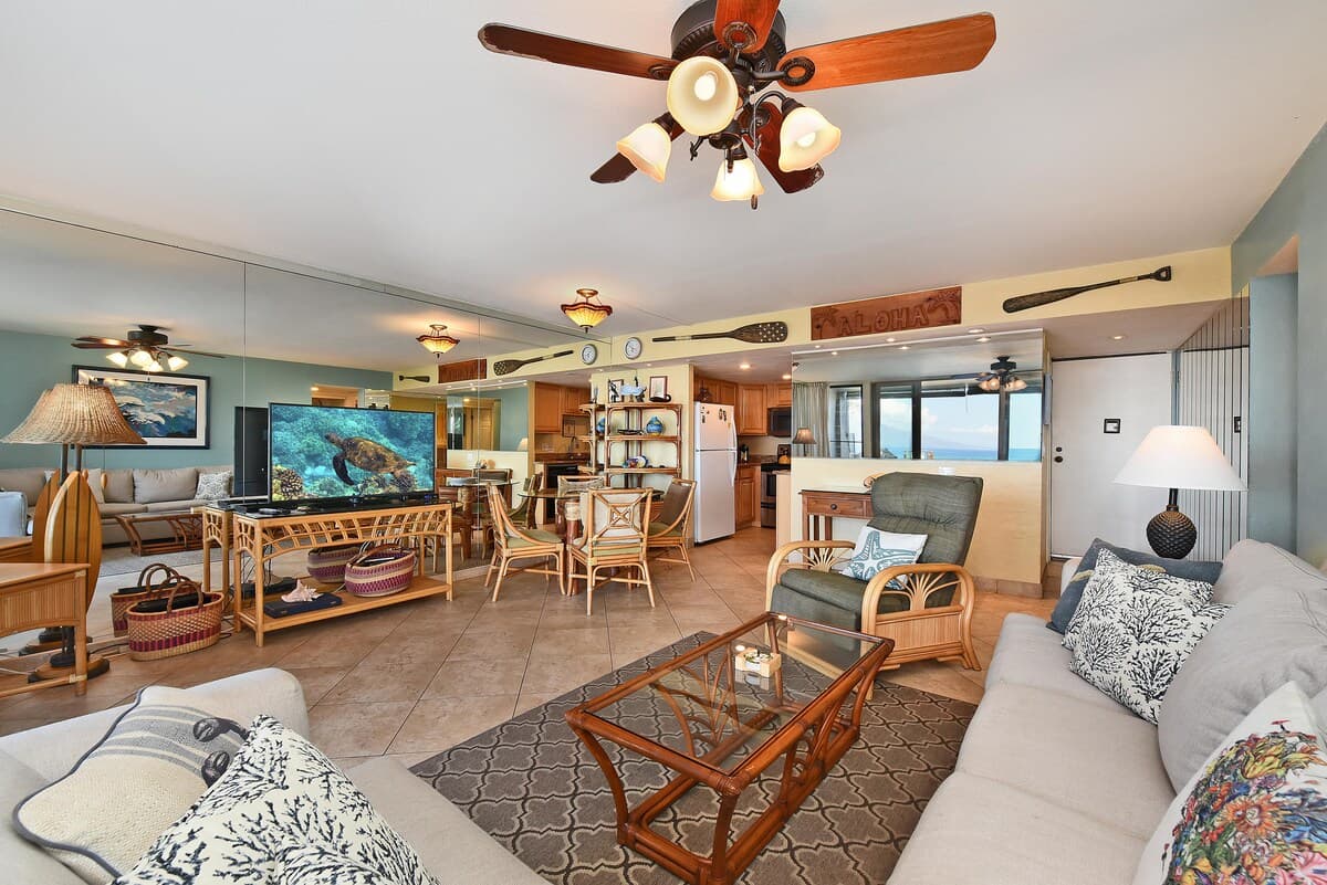 Condo in Lahaina · ★5.0 · 2 bedrooms · 4 beds · 2 shared baths - Photo 4