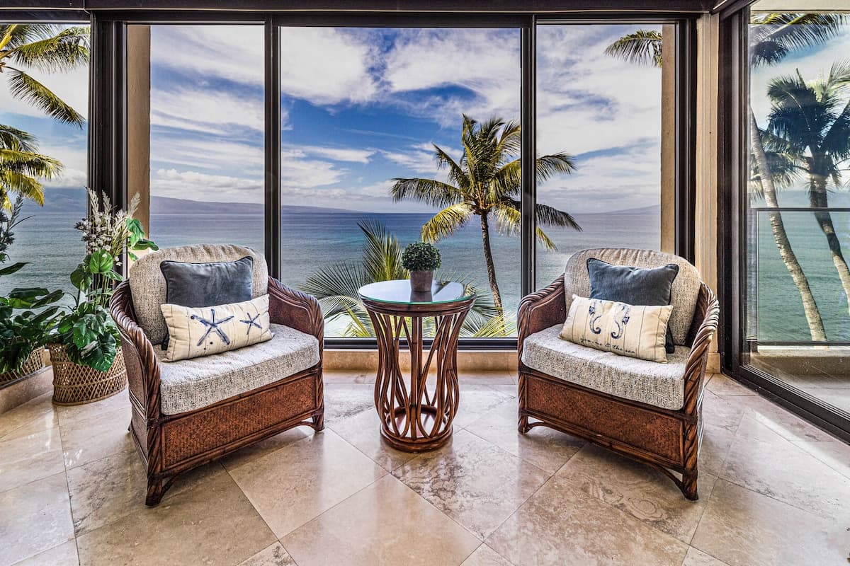 Condo in Lahaina · ★4.97 · 1 bedroom · 2 beds · 1 bath - Photo 5