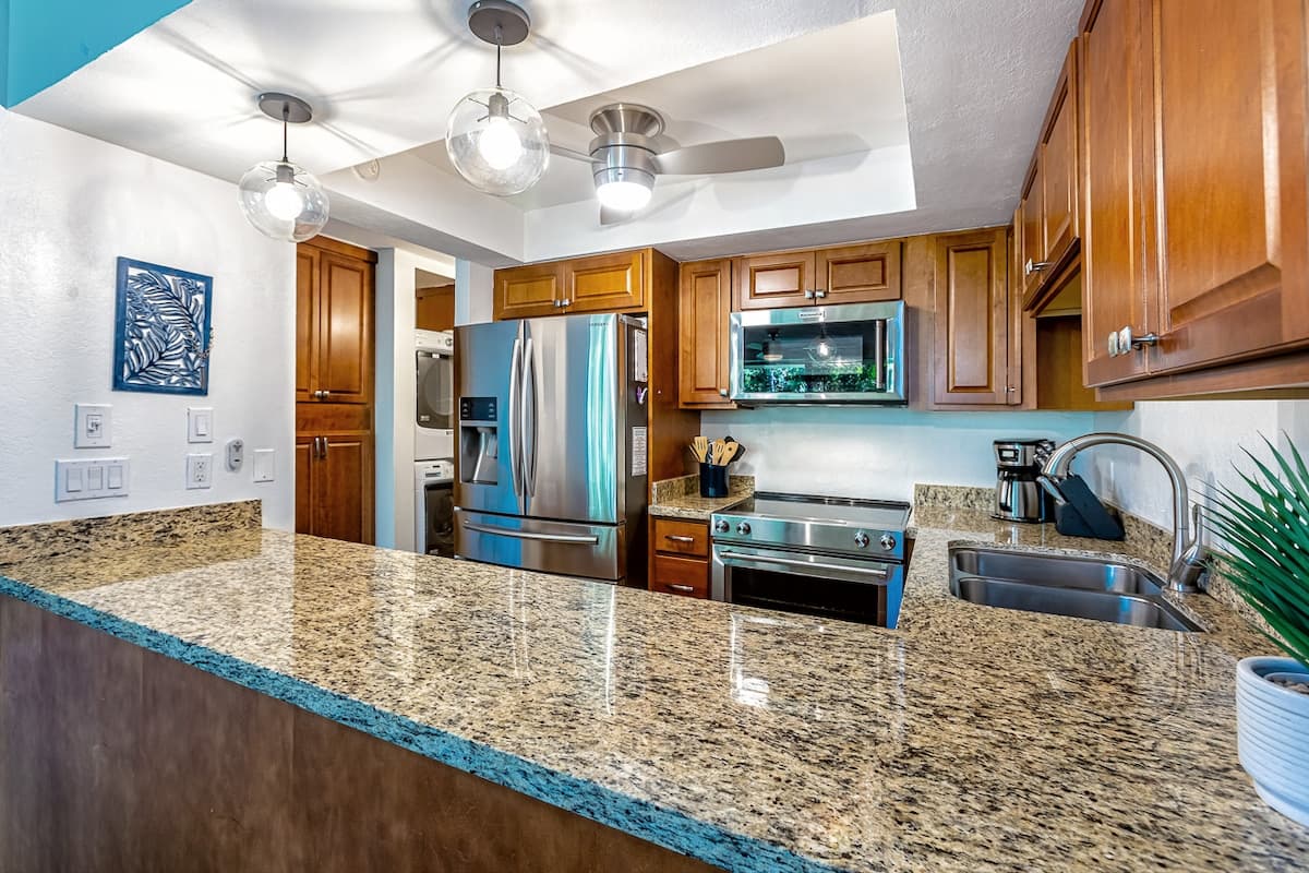 Condo in Kihei · ★5.0 · 2 bedrooms · 4 beds · 2 shared baths - Photo 4