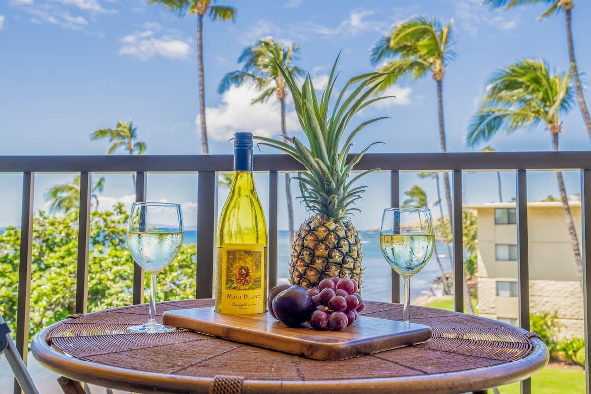 Condo in Wailuku · ★4.5 · 2 bedrooms · 3 beds · 2 shared baths - Photo 3