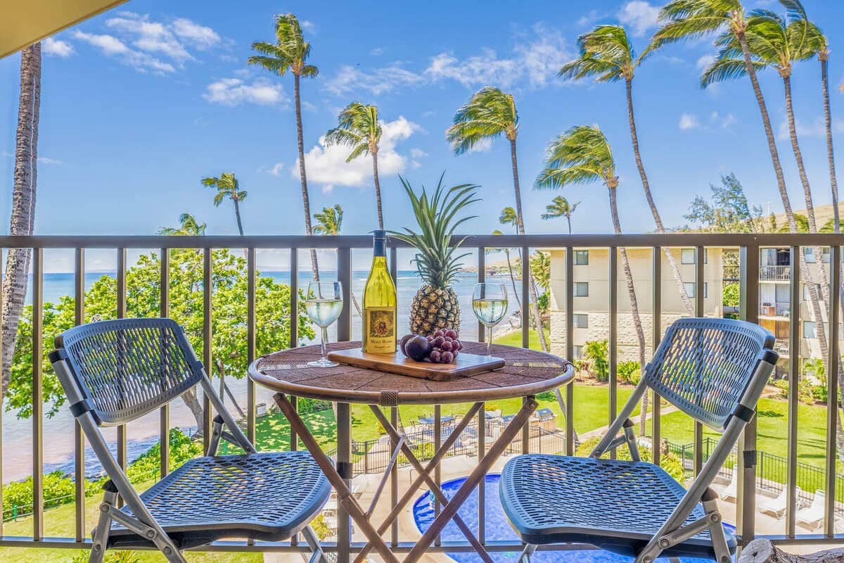 Condo in Wailuku · ★4.5 · 2 bedrooms · 3 beds · 2 shared baths - Photo 4