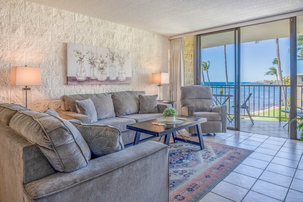 Condo in Wailuku · ★4.5 · 2 bedrooms · 3 beds · 2 shared baths - Photo 1