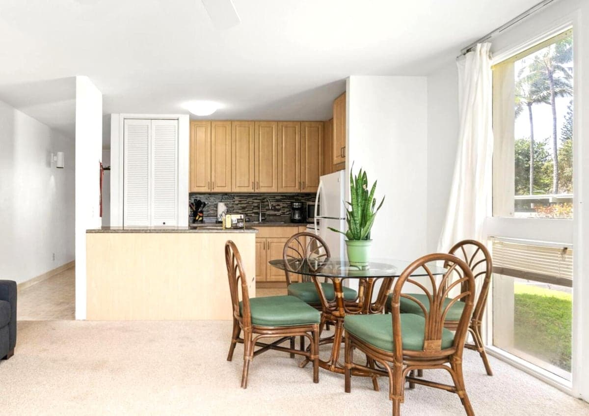 Condo in Kahuku · ★4.64 · 1 bedroom · 2 beds · 1 private bath - Photo 5