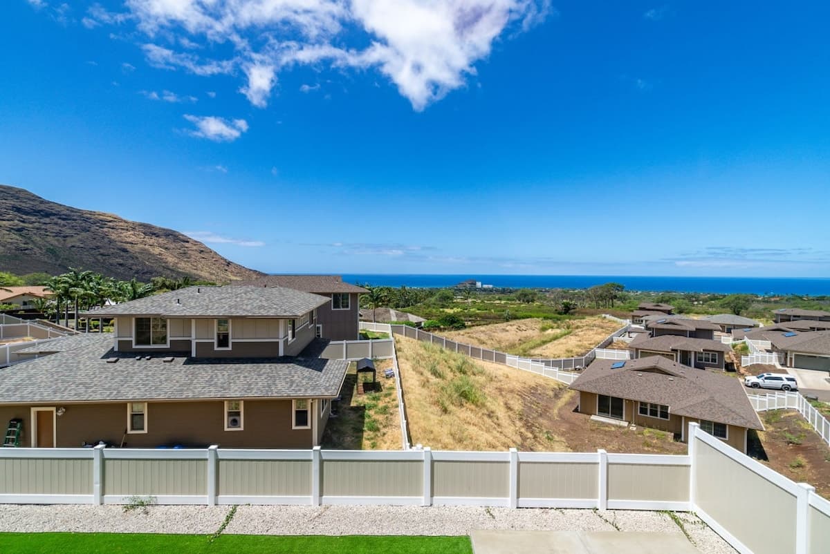 Home in Waianae · ★4.84 · 4 bedrooms · 5 beds · 2.5 private baths - Photo 2