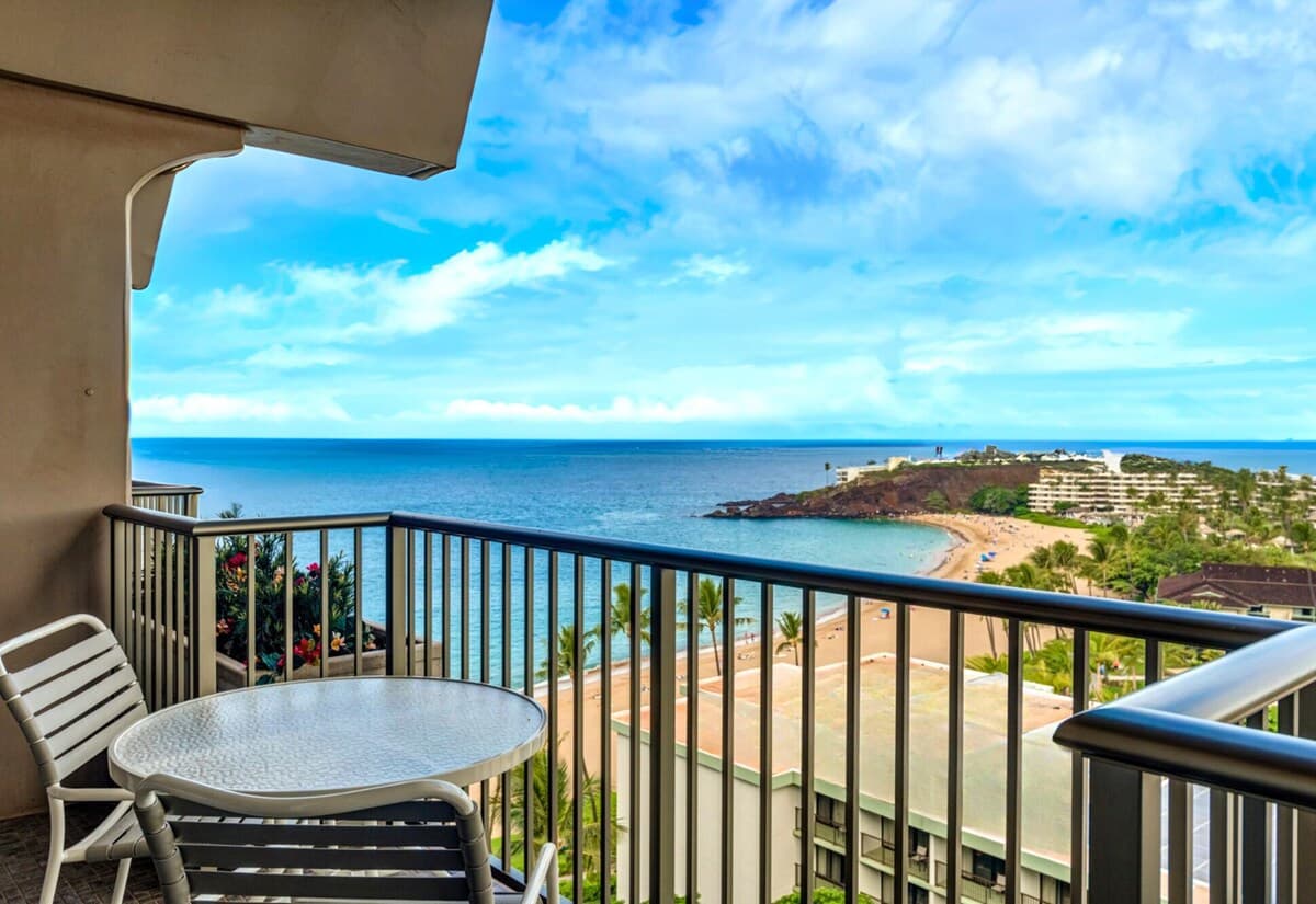 Condo in Lahaina · ★4.82 · 1 bedroom · 2 beds · 1 bath - Photo 1
