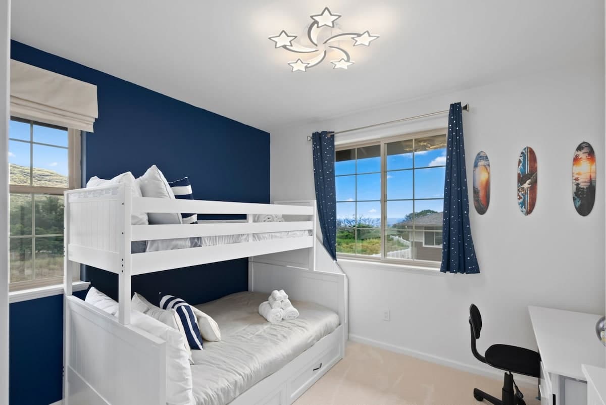 Home in Waianae · ★4.96 · 4 bedrooms · 7 beds · 2.5 private baths - Photo 4