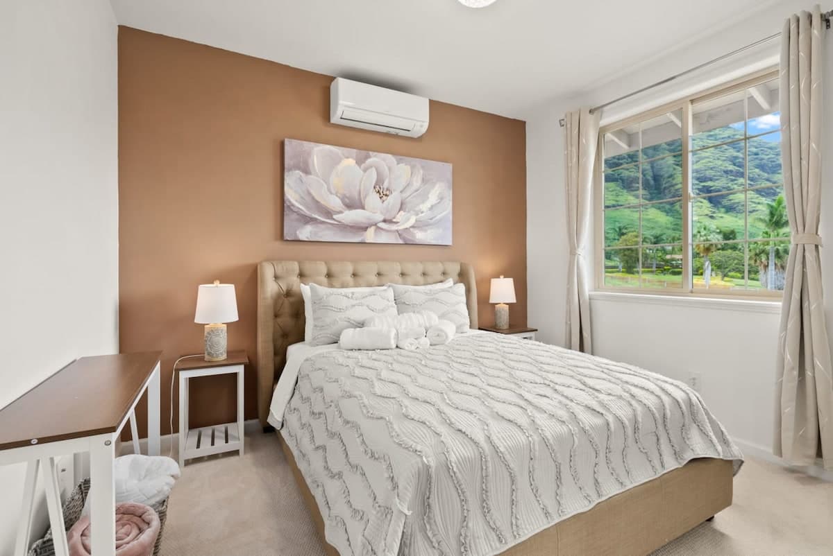 Home in Waianae · ★4.96 · 4 bedrooms · 7 beds · 2.5 private baths - Photo 2