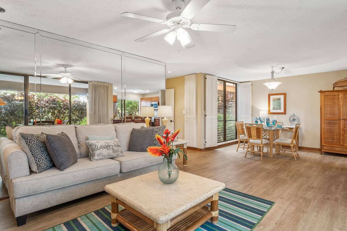 Condo in Kihei · ★4.42 · 1 bedroom · 2 beds · 2 baths - Photo 2