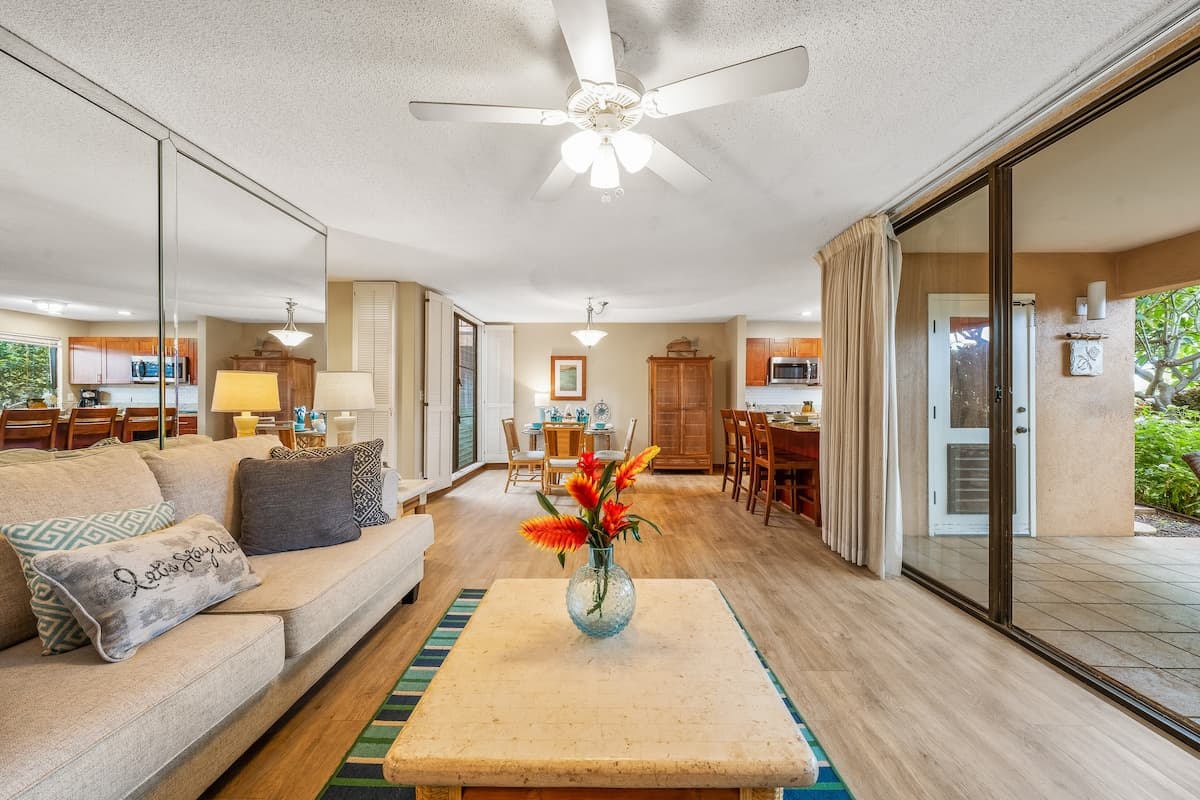 Condo in Kihei · ★4.42 · 1 bedroom · 2 beds · 2 baths - Photo 3