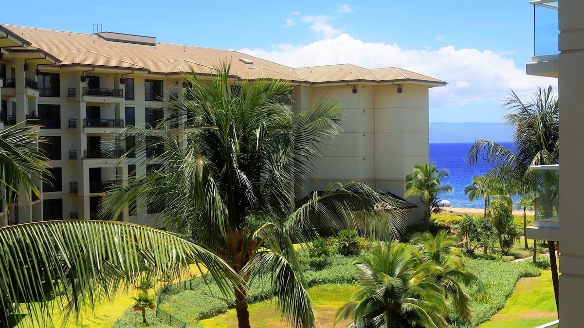 Condo in Kaanapali · ★4.77 · 1 bedroom · 2 beds · 1 bath - Photo 1