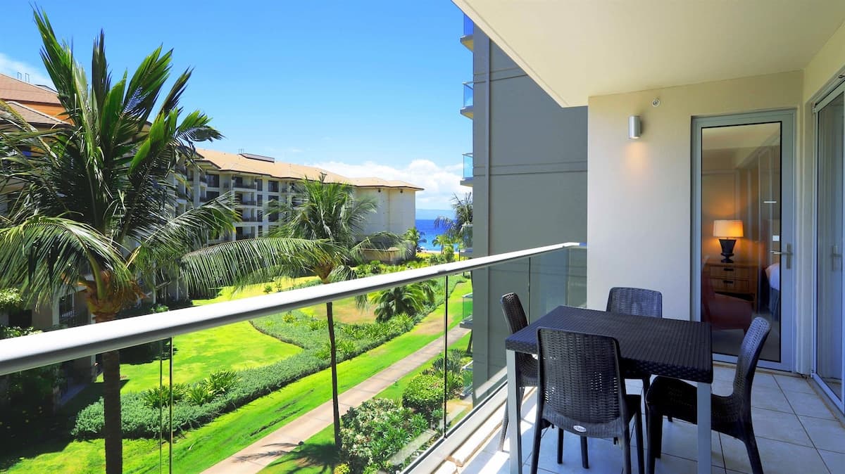 Condo in Kaanapali · ★4.77 · 1 bedroom · 2 beds · 1 bath - Photo 4