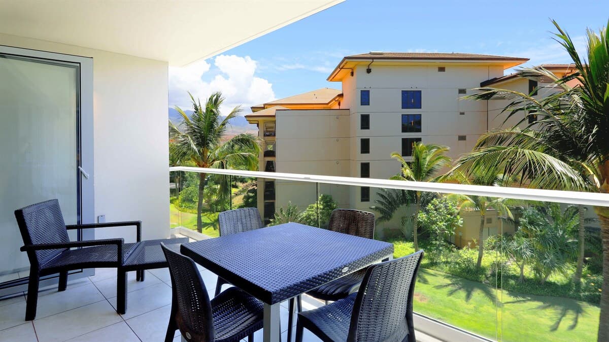 Condo in Kaanapali · ★4.77 · 1 bedroom · 2 beds · 1 bath - Photo 5