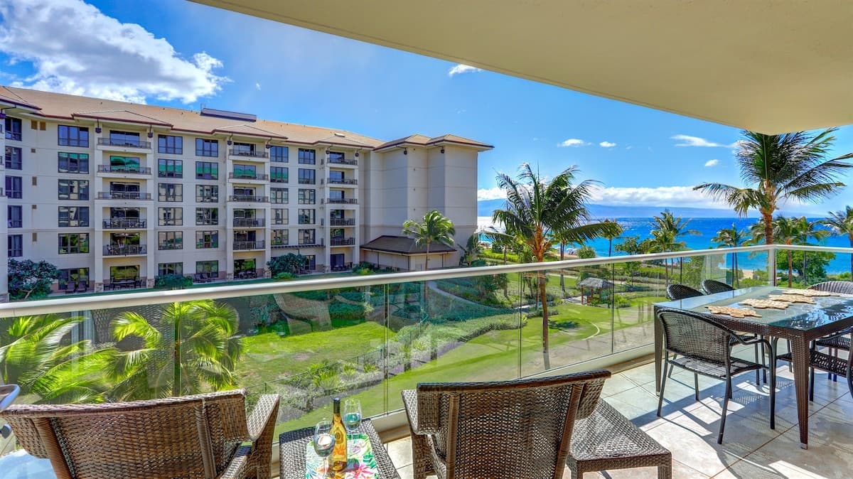 Condo in Kaanapali · ★4.9 · 2 bedrooms · 3 beds · 2 baths - Photo 4