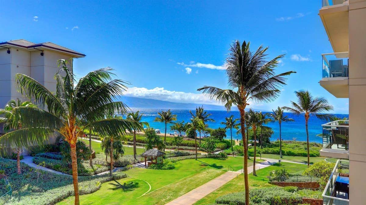 Condo in Kaanapali · ★4.9 · 2 bedrooms · 3 beds · 2 baths - Photo 2