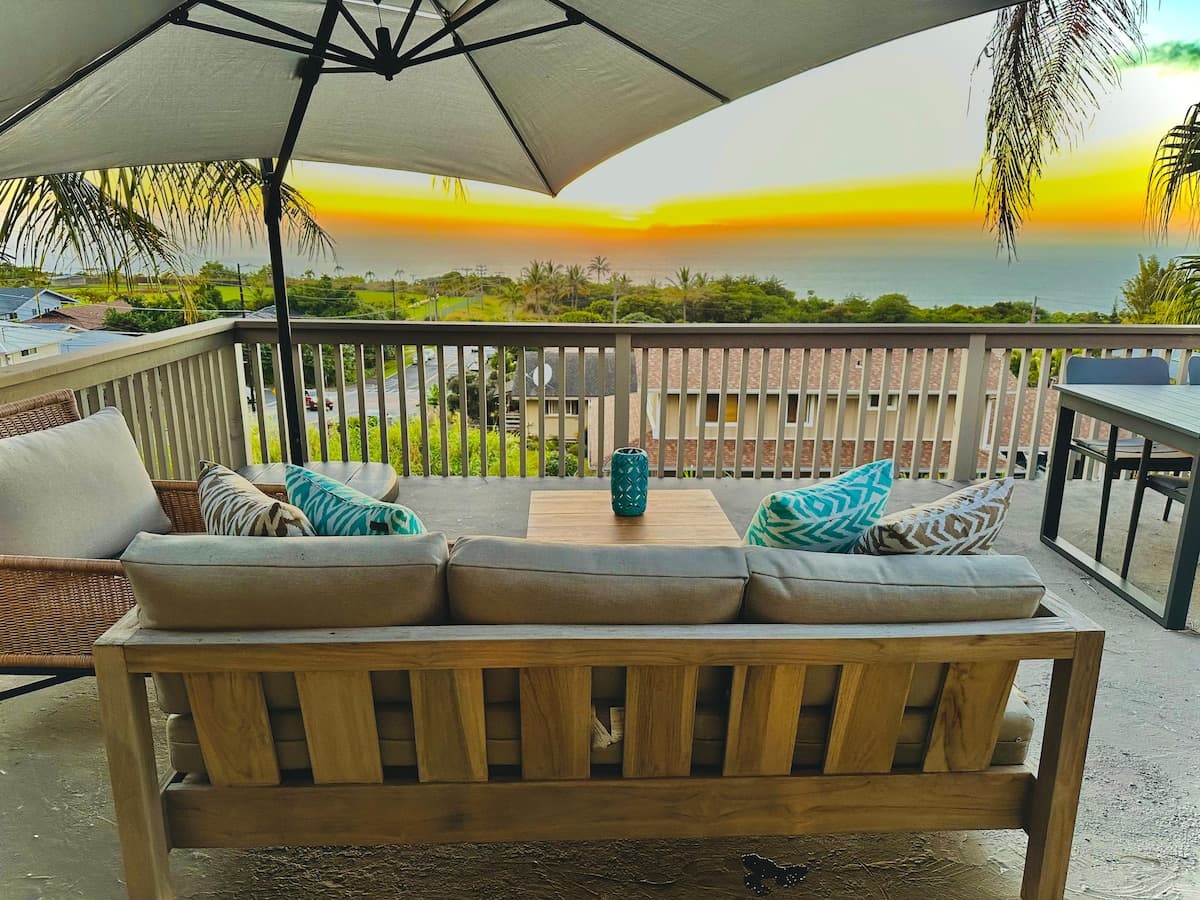 Home in Kealakekua · ★4.71 · 4 bedrooms · 5 beds · 3 private baths - Photo 1