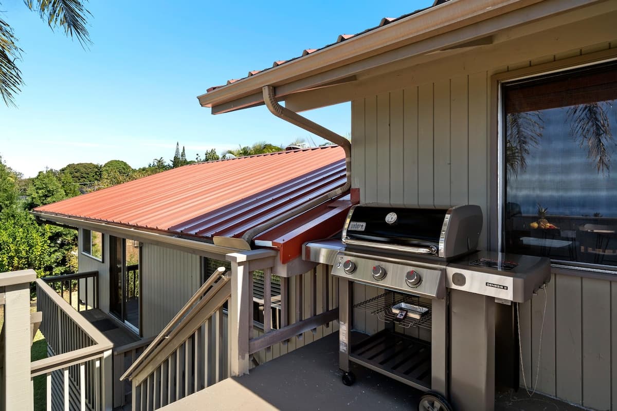 Home in Kealakekua · ★4.71 · 4 bedrooms · 5 beds · 3 private baths - Photo 4