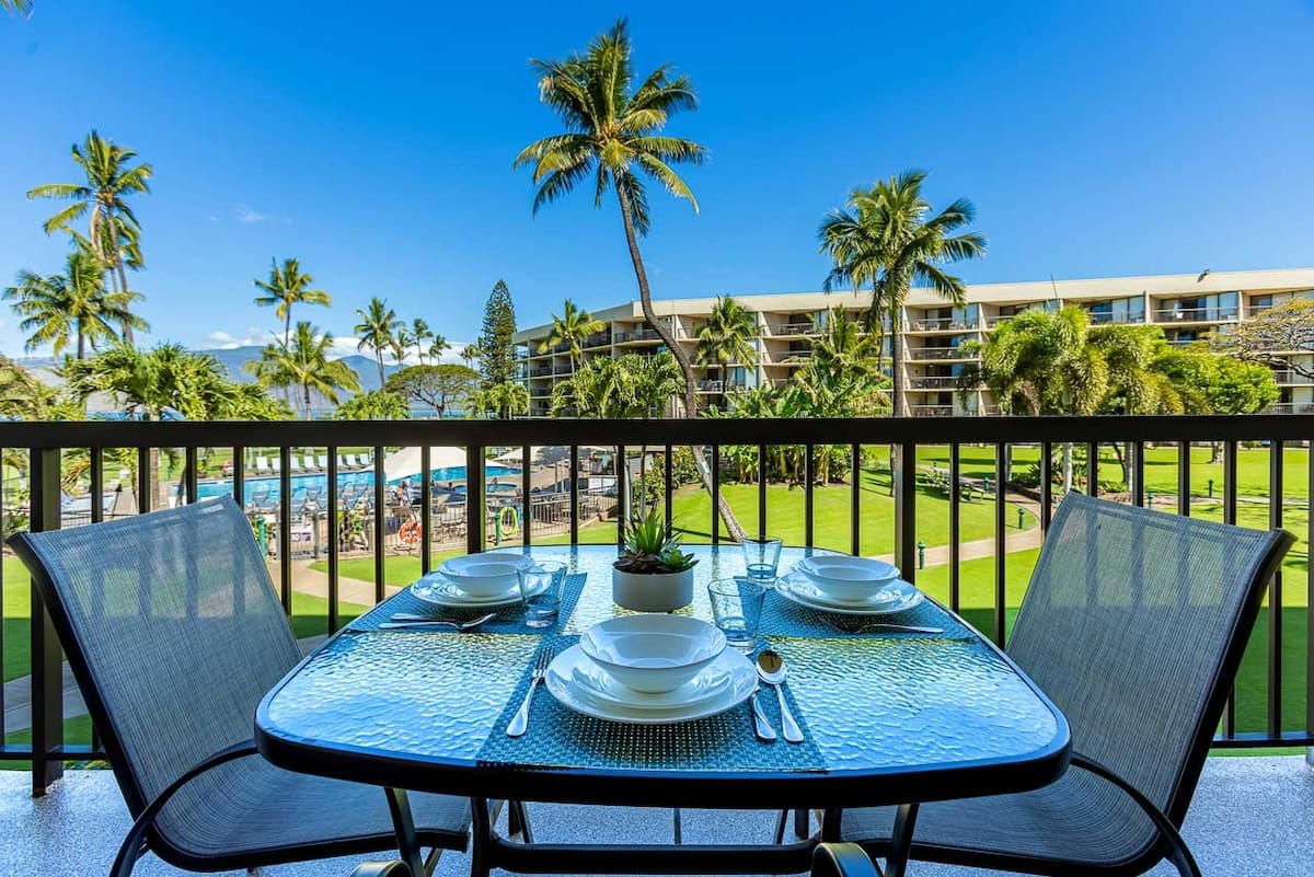 Condo in Kihei · ★4.89 · 2 bedrooms · 4 beds · 2 shared baths - Photo 5