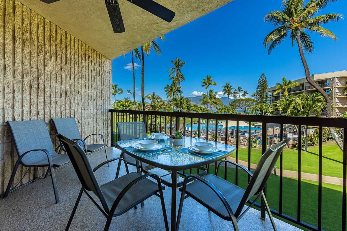 Condo in Kihei · ★4.89 · 2 bedrooms · 4 beds · 2 shared baths - Photo 2