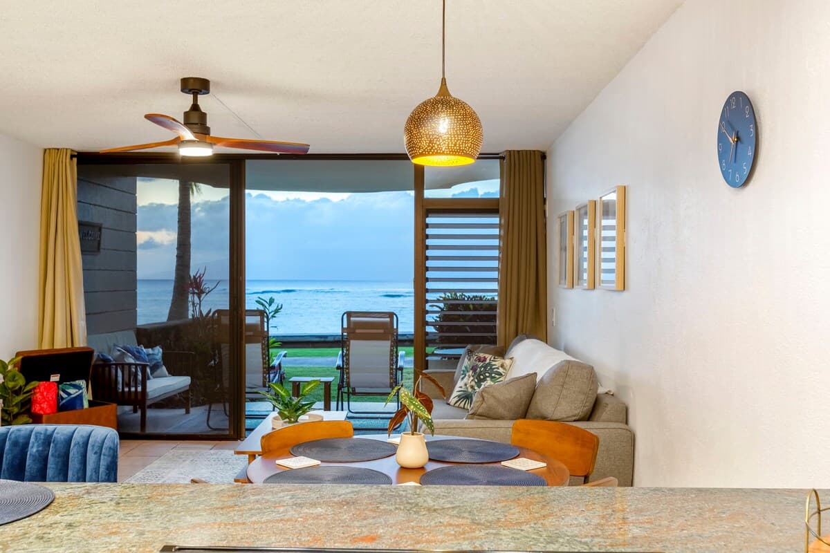 Condo in Lahaina · ★4.94 · 1 bedroom · 2 beds · 1 private bath - Photo 5
