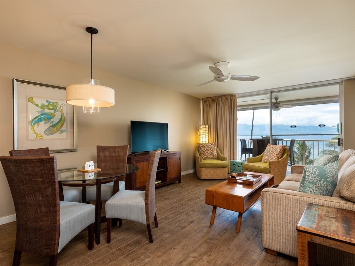 Condo in Wailuku · ★4.96 · 2 bedrooms · 3 beds · 2 baths - Photo 4