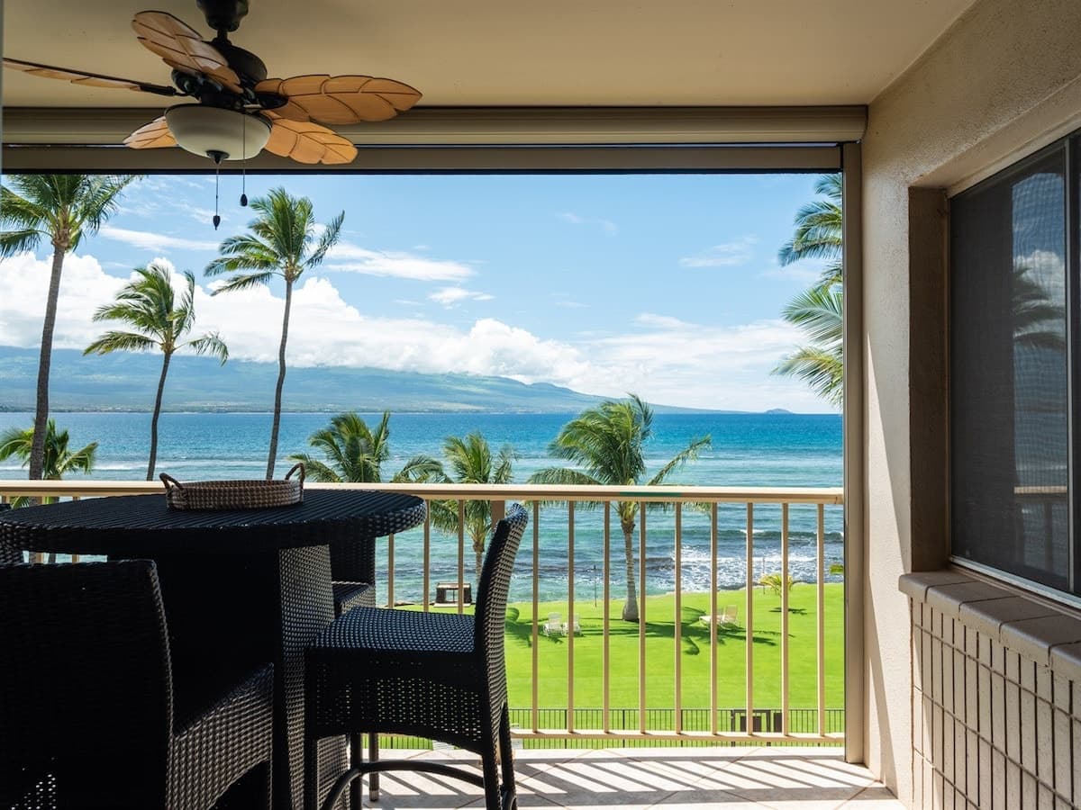 Condo in Wailuku · ★4.96 · 2 bedrooms · 3 beds · 2 baths - Photo 1
