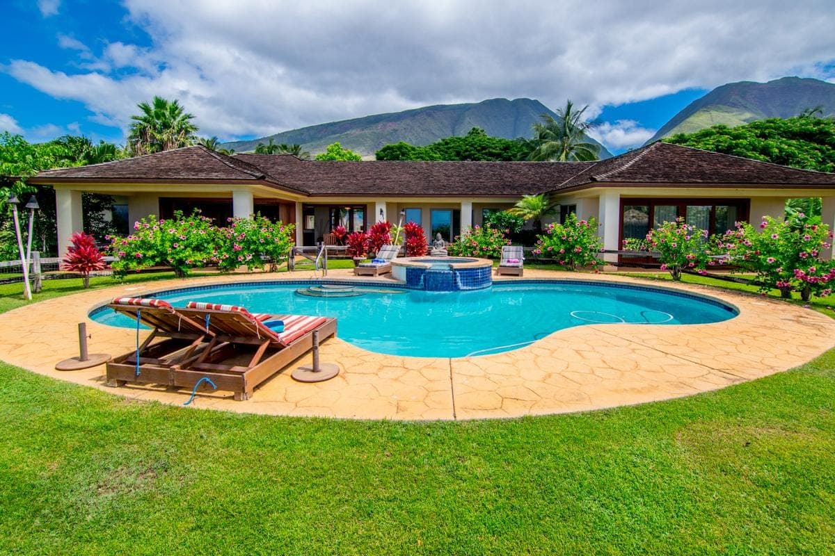 Home in Lahaina · ★4.79 · 5 bedrooms · 6 beds · 5 baths - Photo 3
