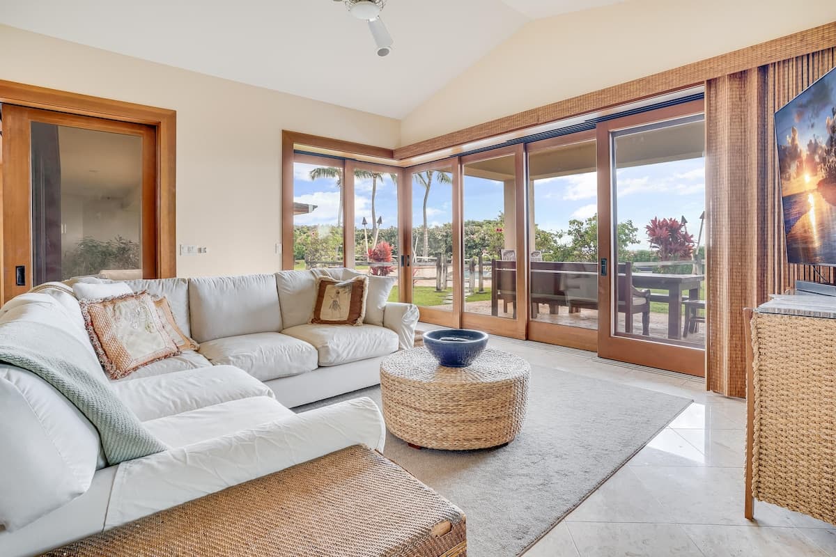 Home in Lahaina · ★4.79 · 5 bedrooms · 6 beds · 5 baths - Photo 2