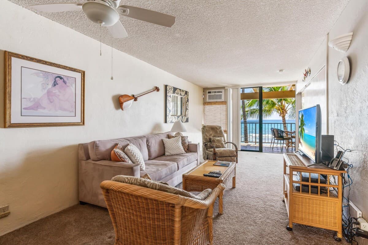 Condo in Kailua-Kona · ★4.56 · 2 bedrooms · 4 beds · 2 baths - Photo 2