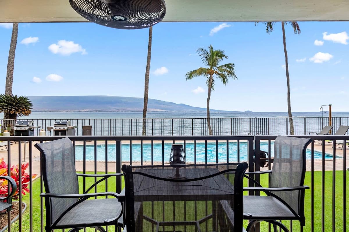 Condo in Wailuku · ★4.88 · 2 bedrooms · 4 beds · 2 private baths - Photo 5