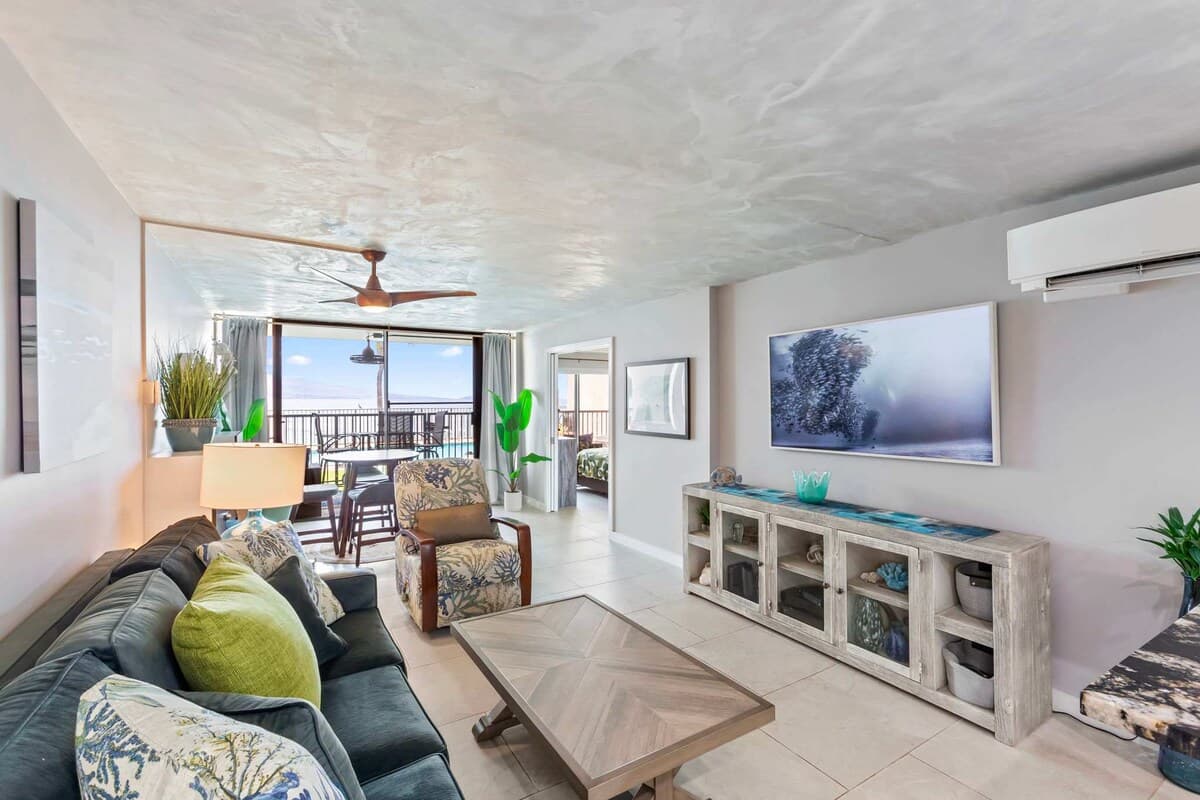 Condo in Wailuku · ★4.88 · 2 bedrooms · 4 beds · 2 private baths - Photo 4