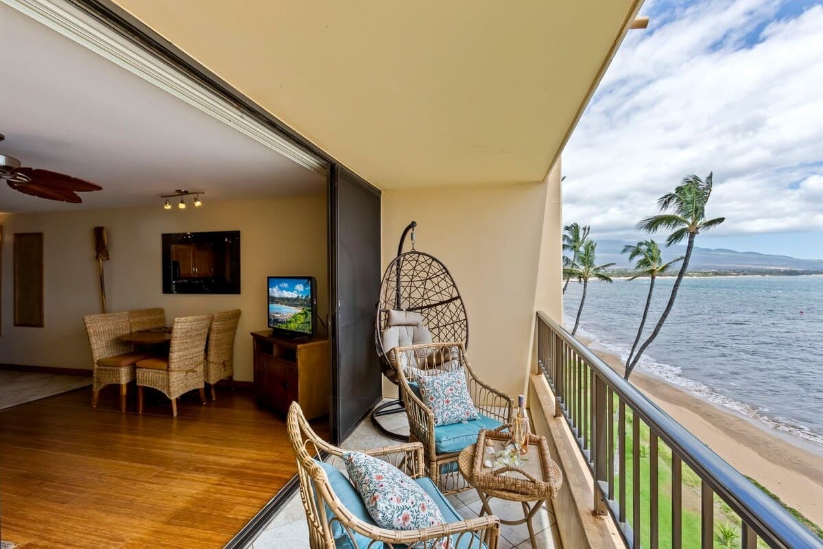 Condo in Kihei · ★4.96 · 1 bedroom · 2 beds · 1 private bath - Photo 3