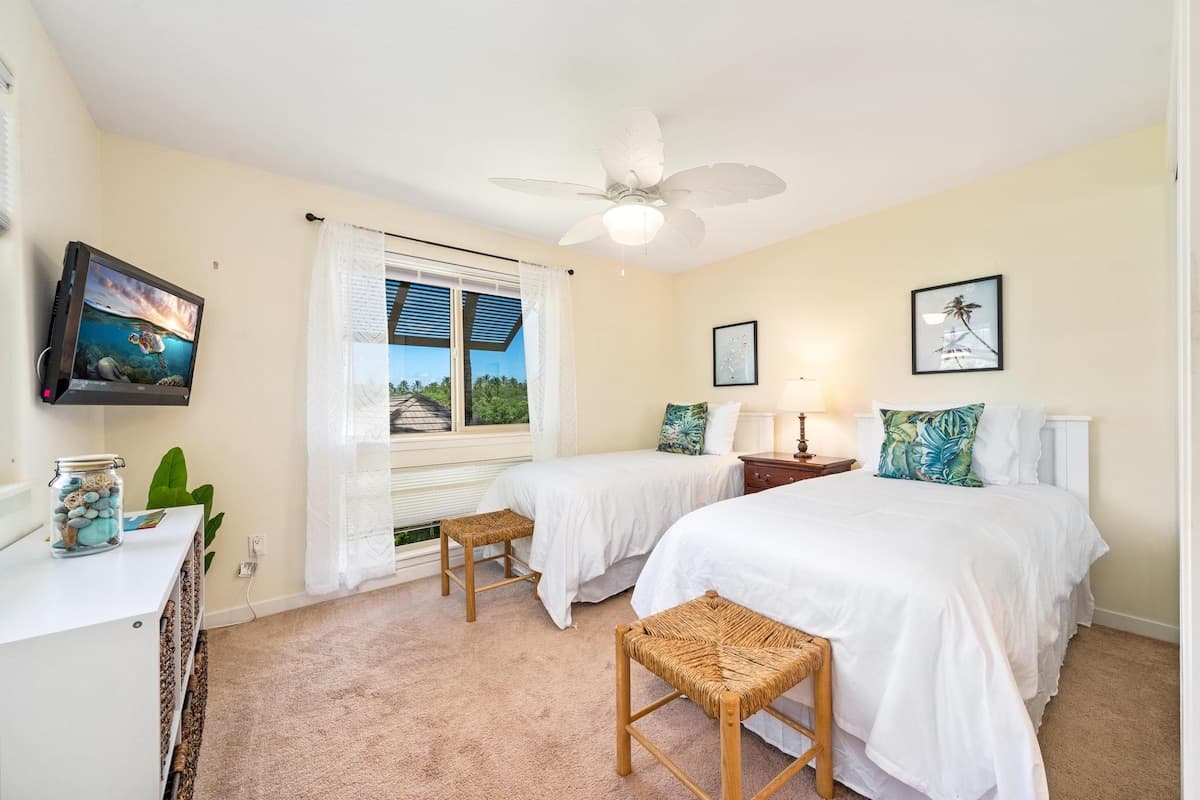 Townhouse in Waimea · ★4.8 · 3 bedrooms · 6 beds · 3 shared baths - Photo 3