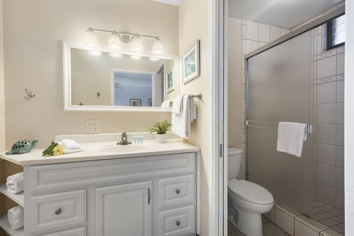 Condo in Lahaina · ★4.79 · Studio · 1 bed · 1 bath - Photo 5