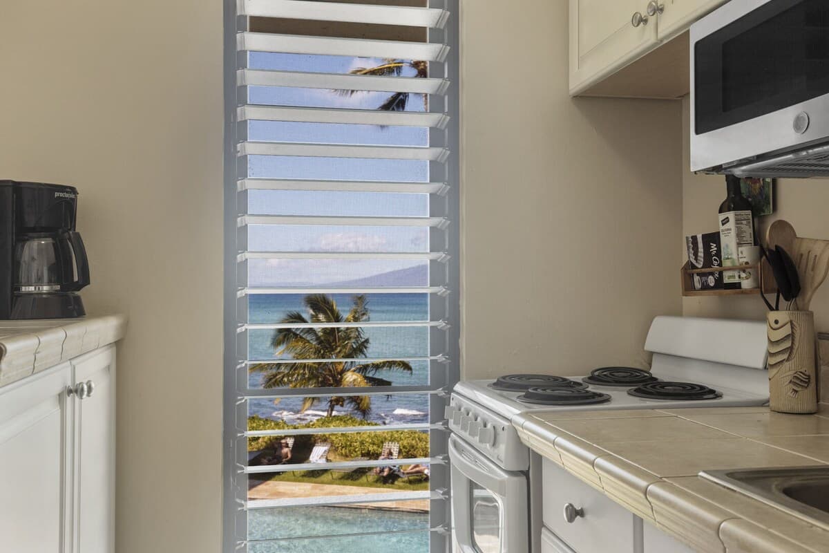 Condo in Lahaina · ★4.79 · Studio · 1 bed · 1 bath - Photo 3