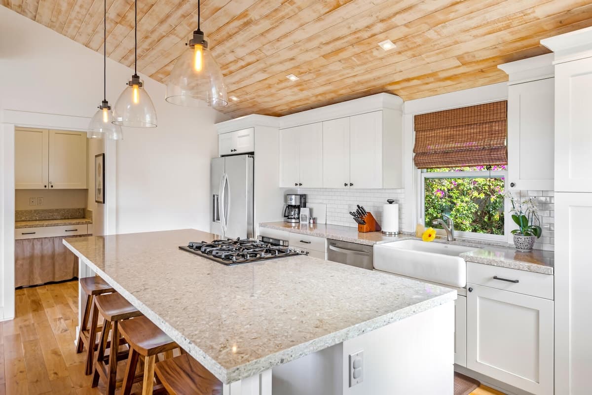Home in Koloa · ★5.0 · 4 bedrooms · 4 beds · 3 baths - Photo 2