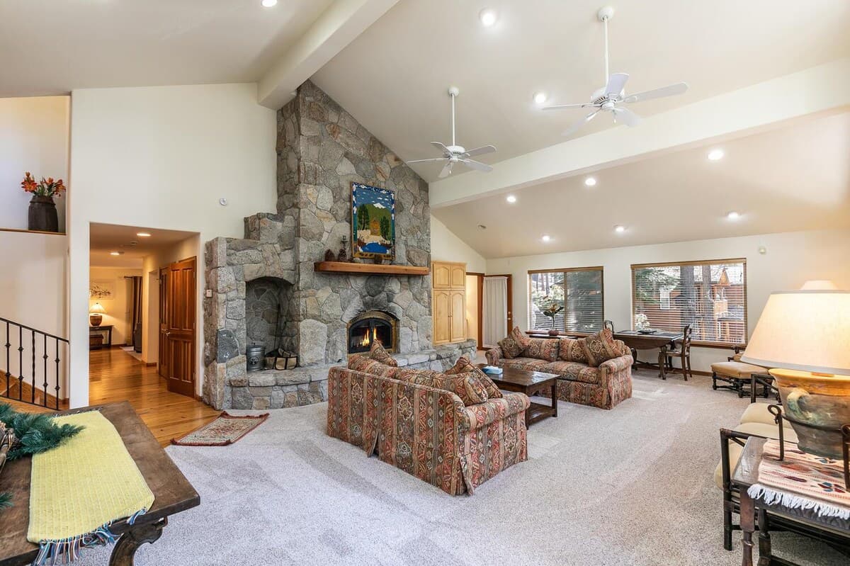 Home in Zephyr Cove · ★4.65 · 5 bedrooms · 7 beds · 5 private baths - Photo 4