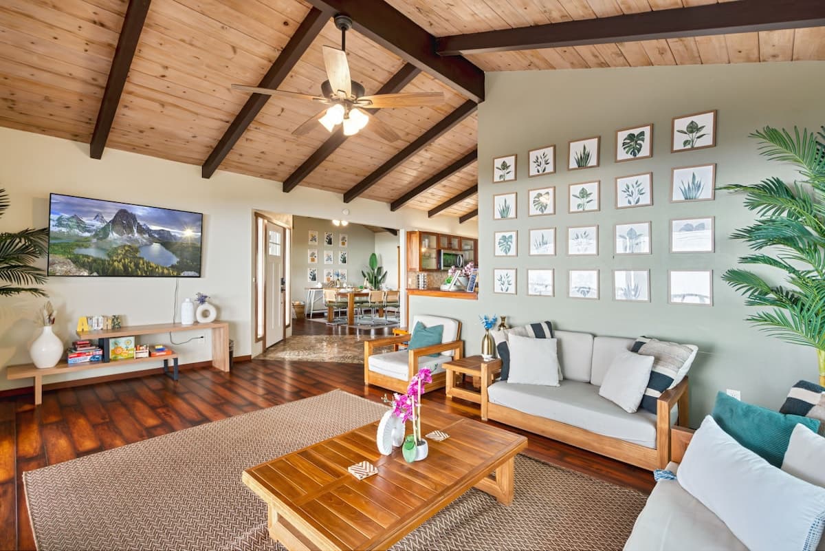 Home in Holualoa · ★4.9 · 4 bedrooms · 6 beds · 3.5 shared baths - Photo 2