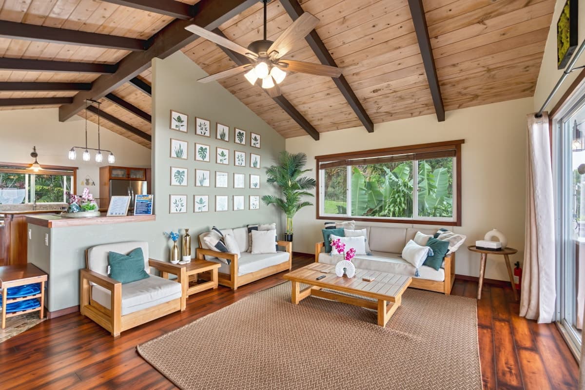 Home in Holualoa · ★4.9 · 4 bedrooms · 6 beds · 3.5 shared baths - Photo 3
