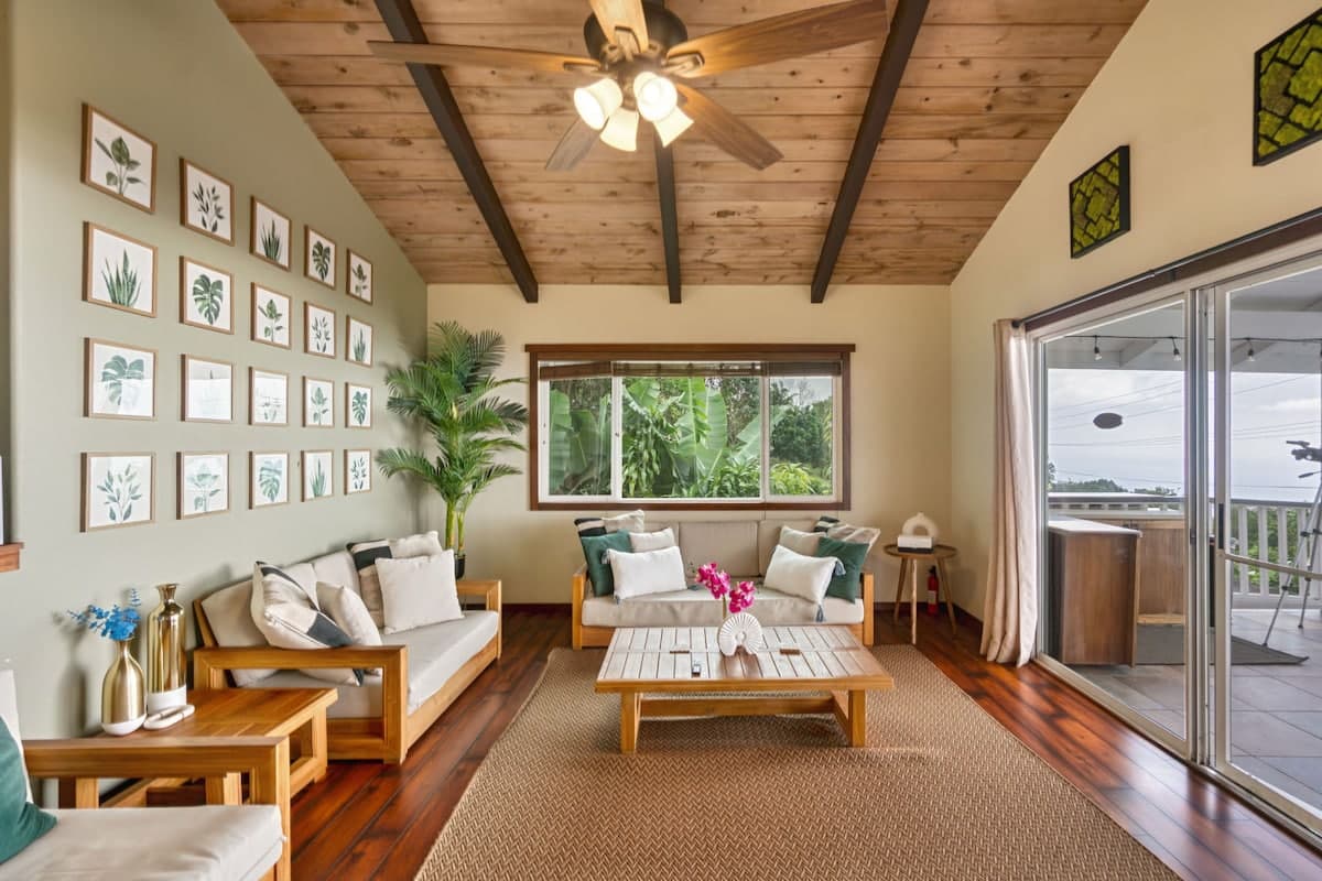 Home in Holualoa · ★4.9 · 4 bedrooms · 6 beds · 3.5 shared baths - Photo 4