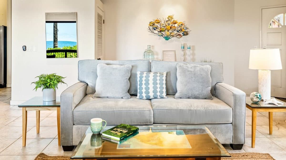 Condo in Kailua-Kona · ★5.0 · 2 bedrooms · 3 beds · 2 baths - Photo 2
