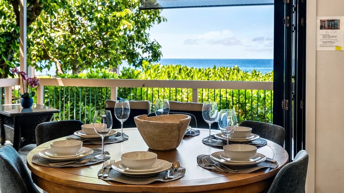 Condo in Kailua-Kona · ★5.0 · 2 bedrooms · 3 beds · 2 baths - Photo 1