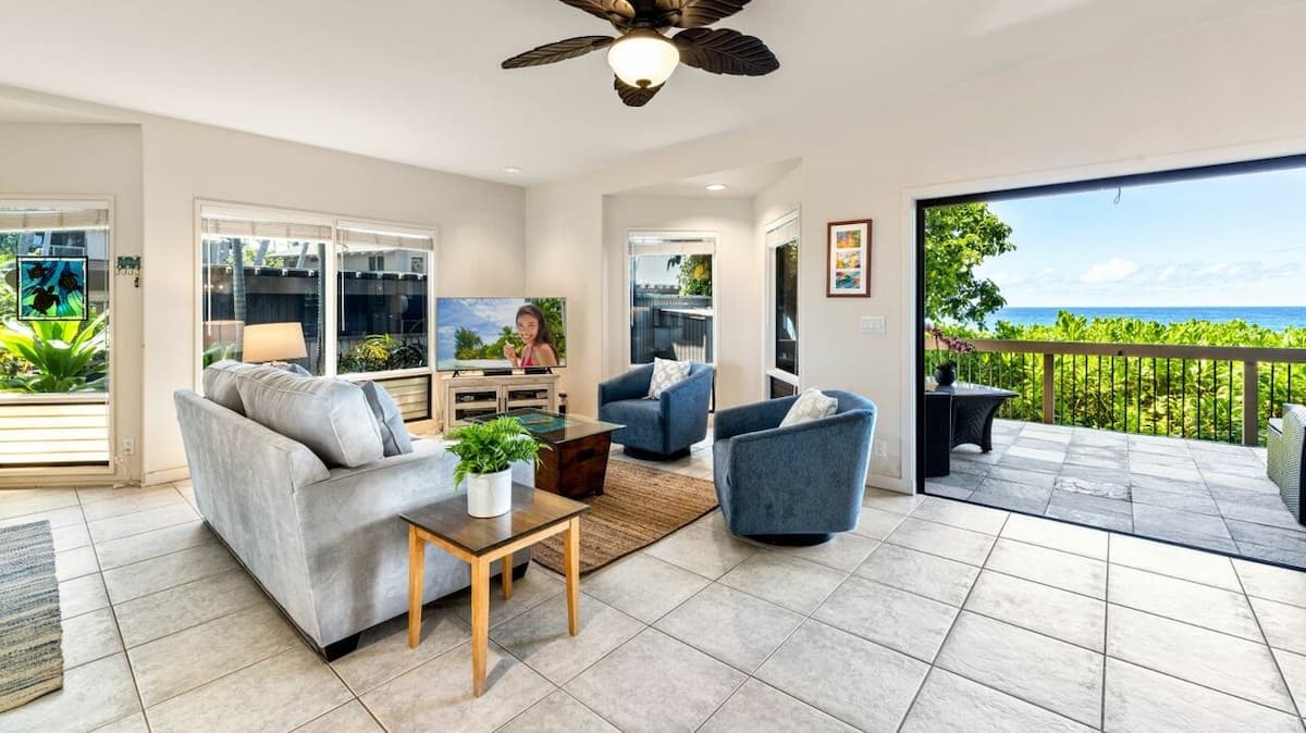 Condo in Kailua-Kona · ★5.0 · 2 bedrooms · 3 beds · 2 baths - Photo 3