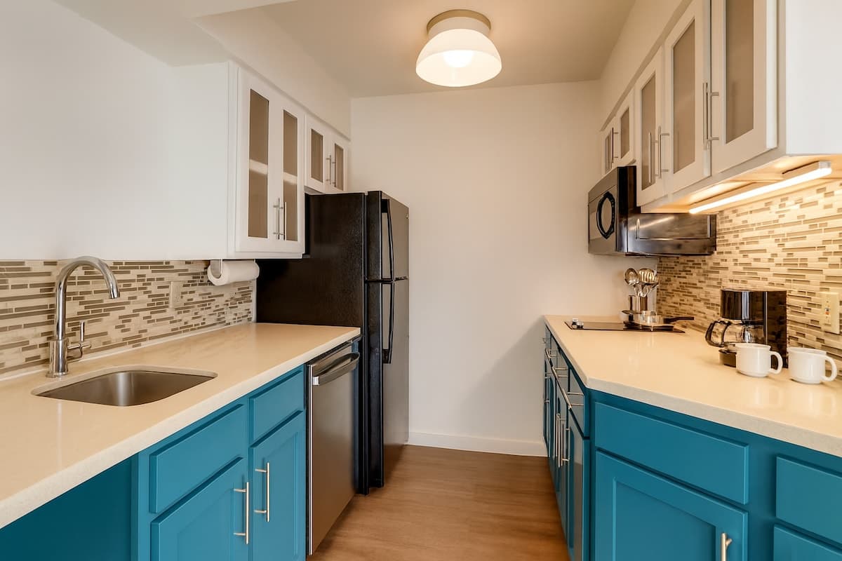 3 Hotel Rooms Near SJC Airport, Sleeps 15 - Photo 3