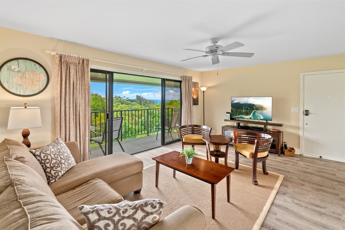 Condo in Princeville · ★4.83 · 2 bedrooms · 2 beds · 2 private baths - Photo 5