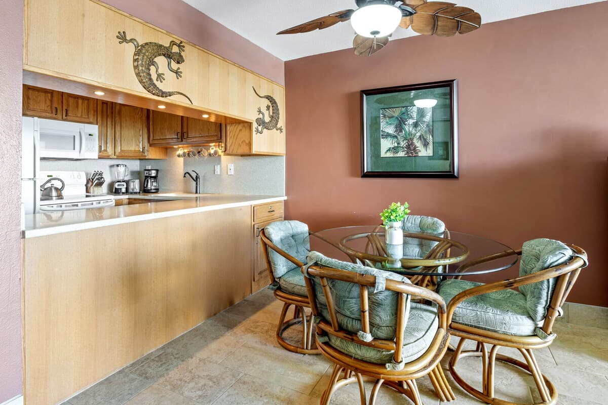 Condo in Lahaina · ★4.74 · 1 bedroom · 1 bed · 1 bath - Photo 4