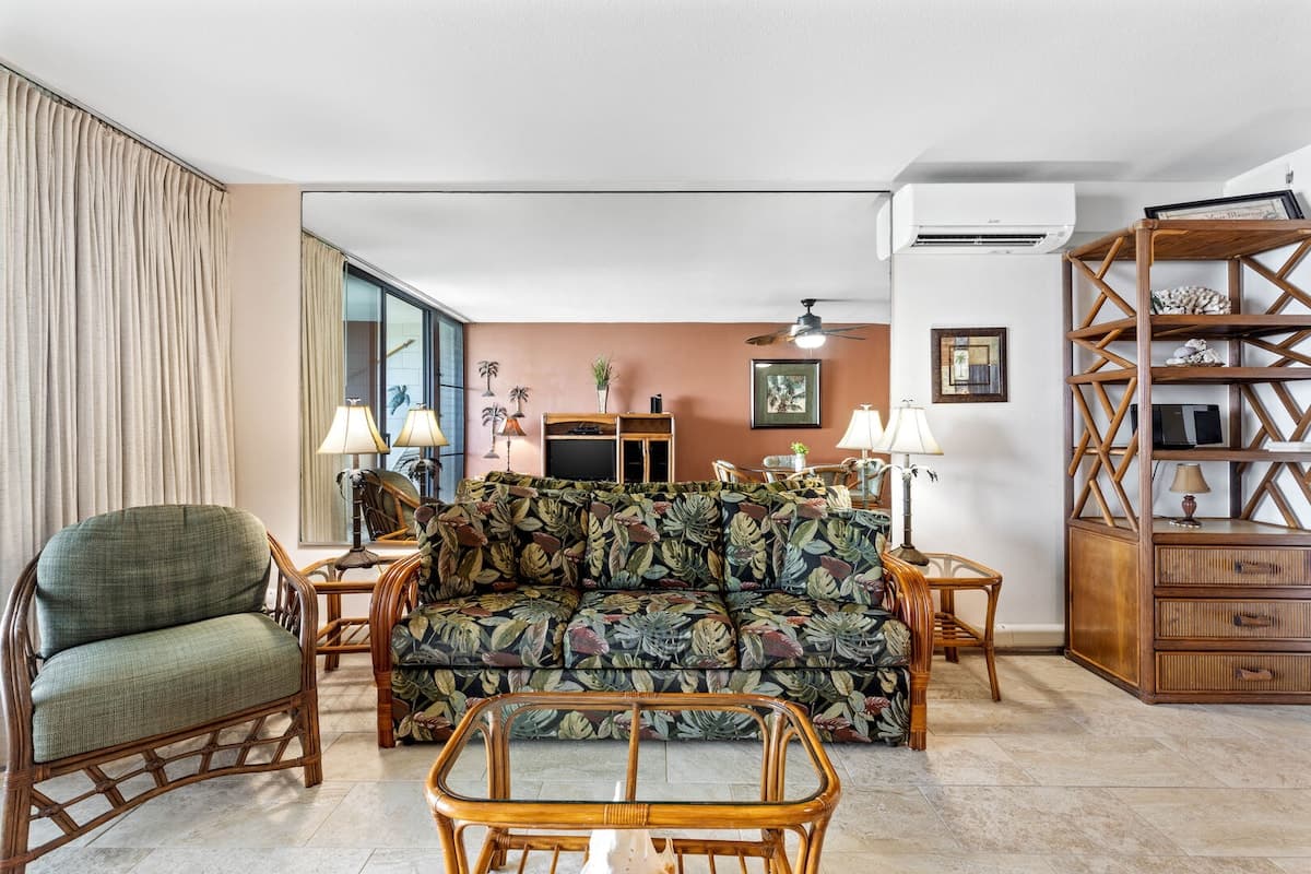 Condo in Lahaina · ★4.74 · 1 bedroom · 1 bed · 1 bath - Photo 3