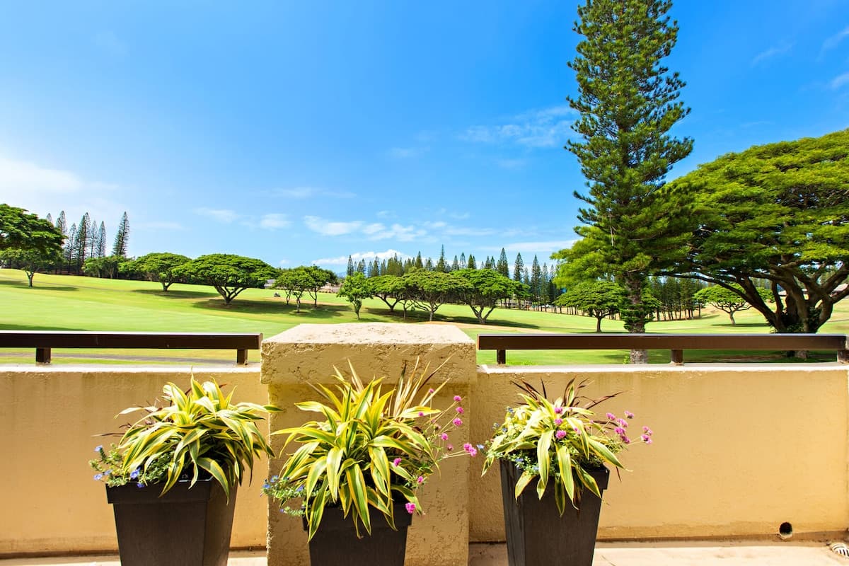 Condo in Lahaina · ★4.8 · 1 bedroom · 3 beds · 2 baths - Photo 5