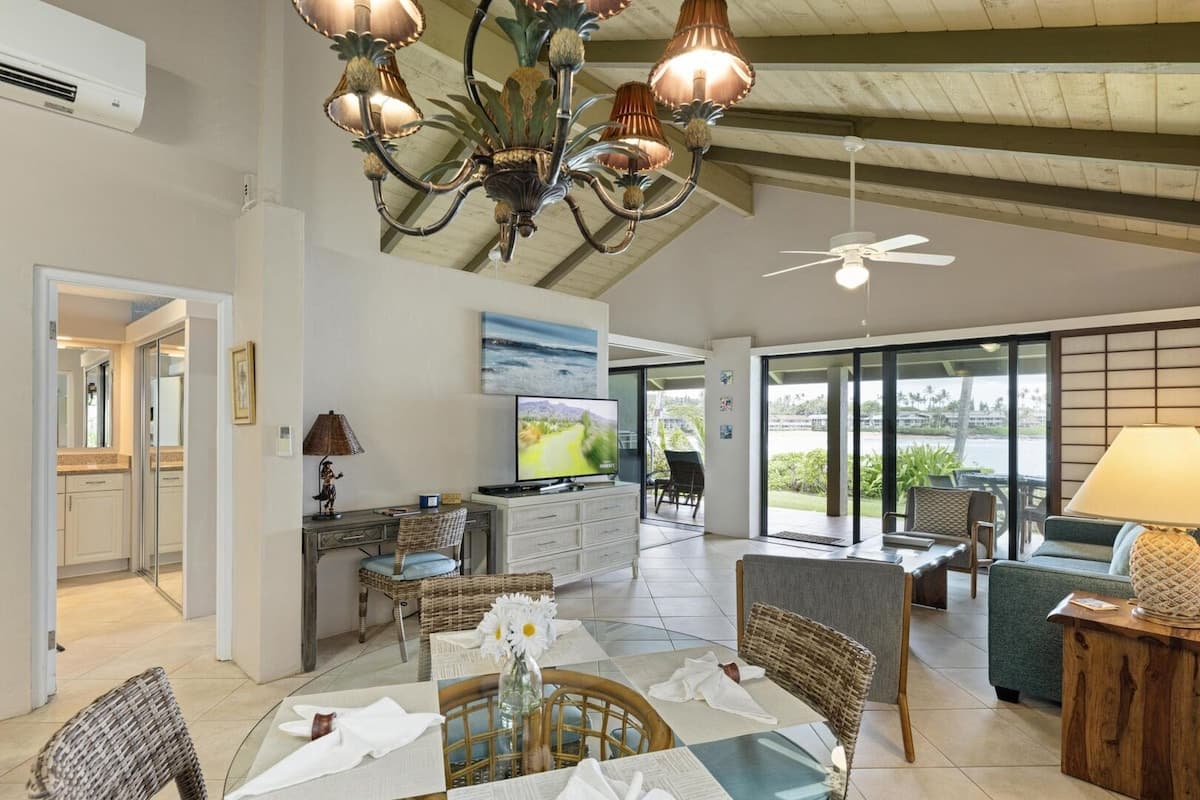 Condo in Lahaina · ★4.57 · 2 bedrooms · 2 beds · 2 baths - Photo 3
